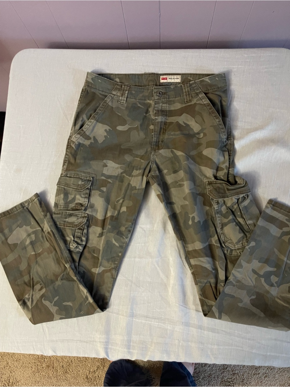 Wrangler Men's Camo Cargo Pants - Olive